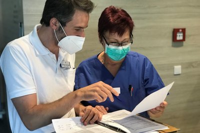 Renate Stork, Stationsleitung Geriatrie und Dr. Patrick Gruber, Oberarzt