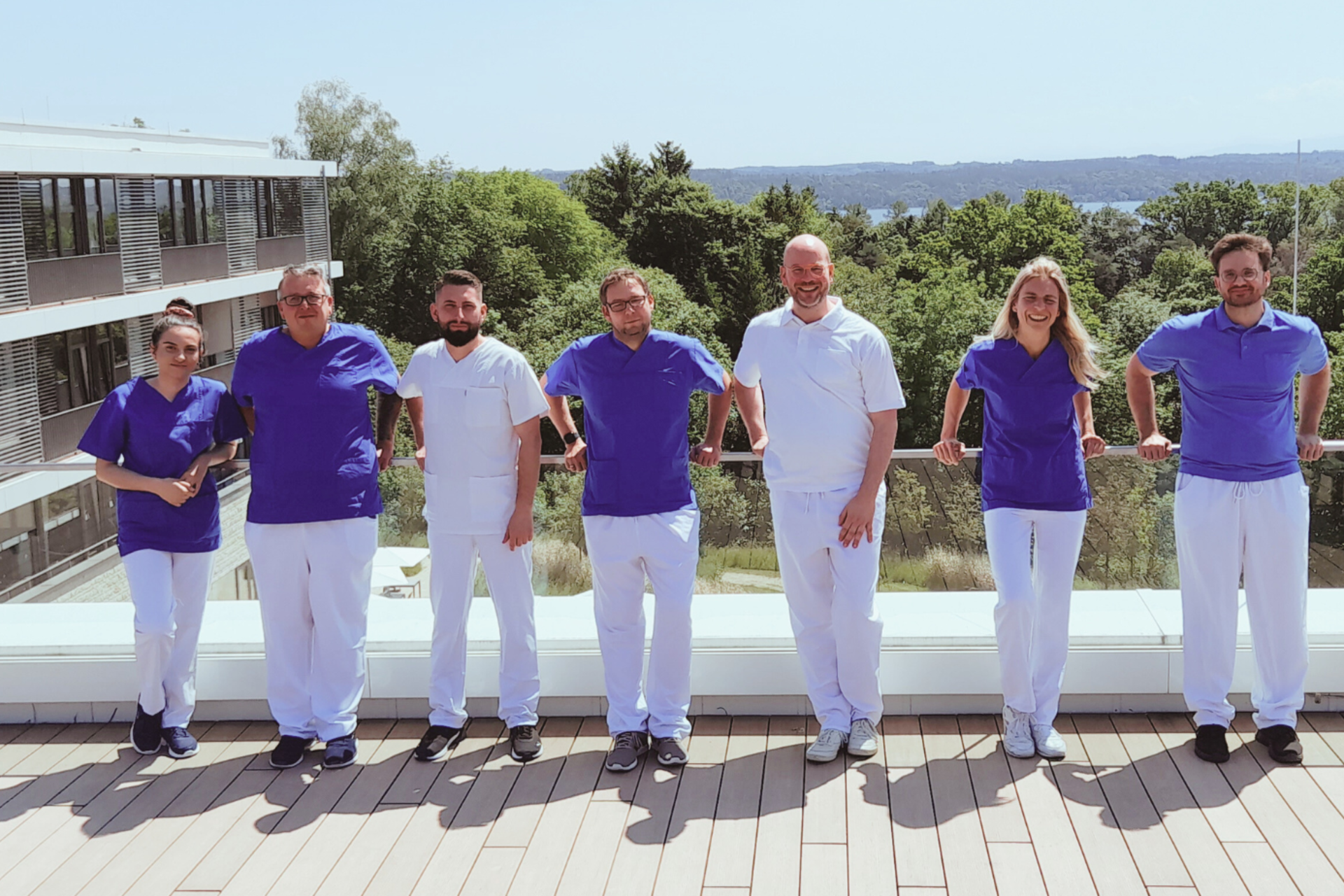 BKF-Team auf der Dachterrasse am Starnberger See